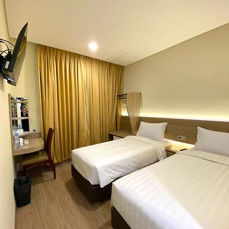 Grand Pasundan Convention Hotel Bandung Exterior foto
