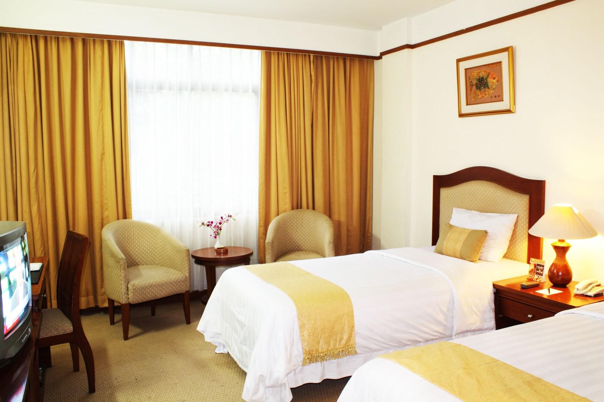 Grand Pasundan Convention Hotel Bandung Exterior foto