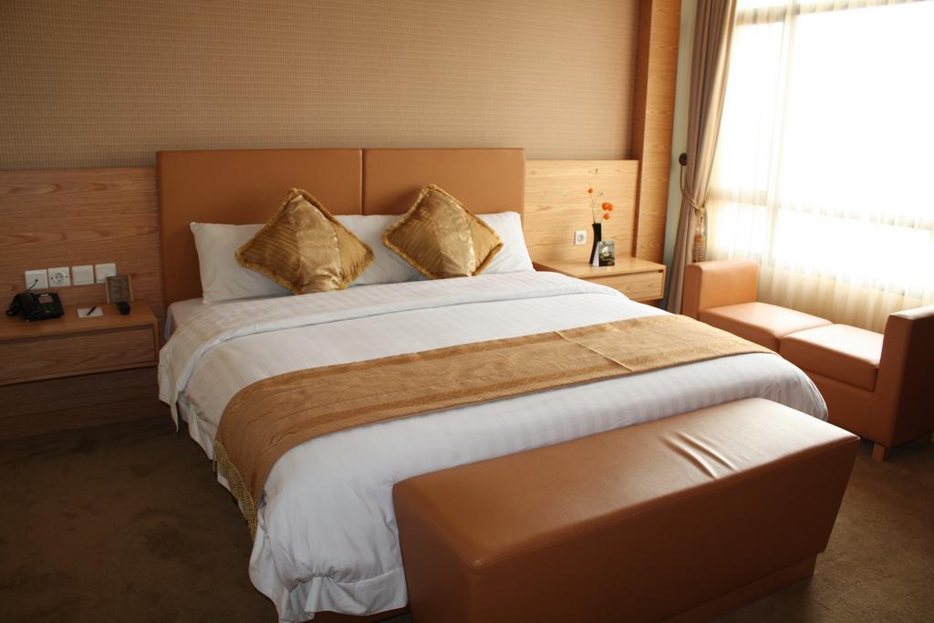 Grand Pasundan Convention Hotel Bandung Exterior foto
