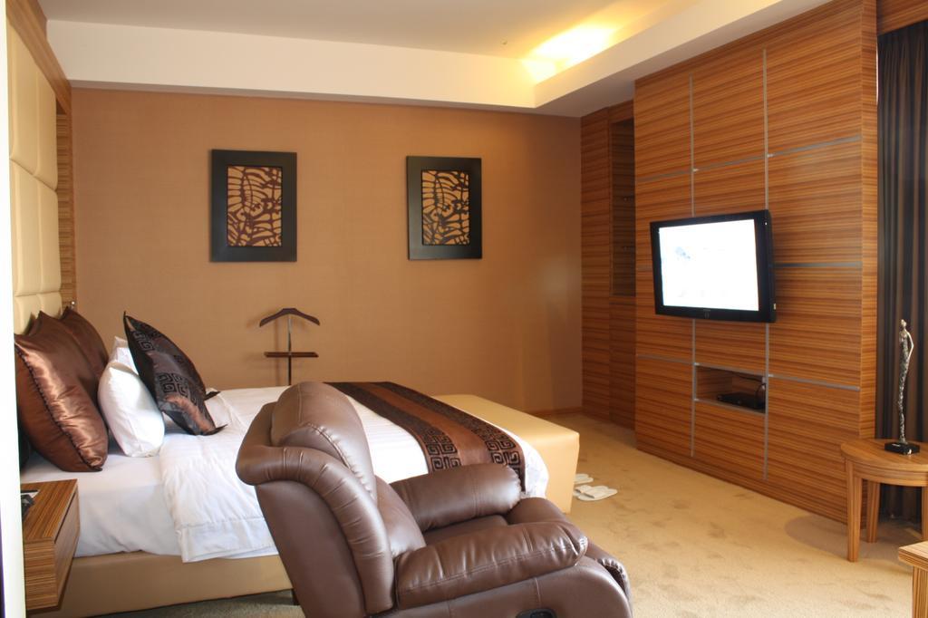 Grand Pasundan Convention Hotel Bandung Exterior foto