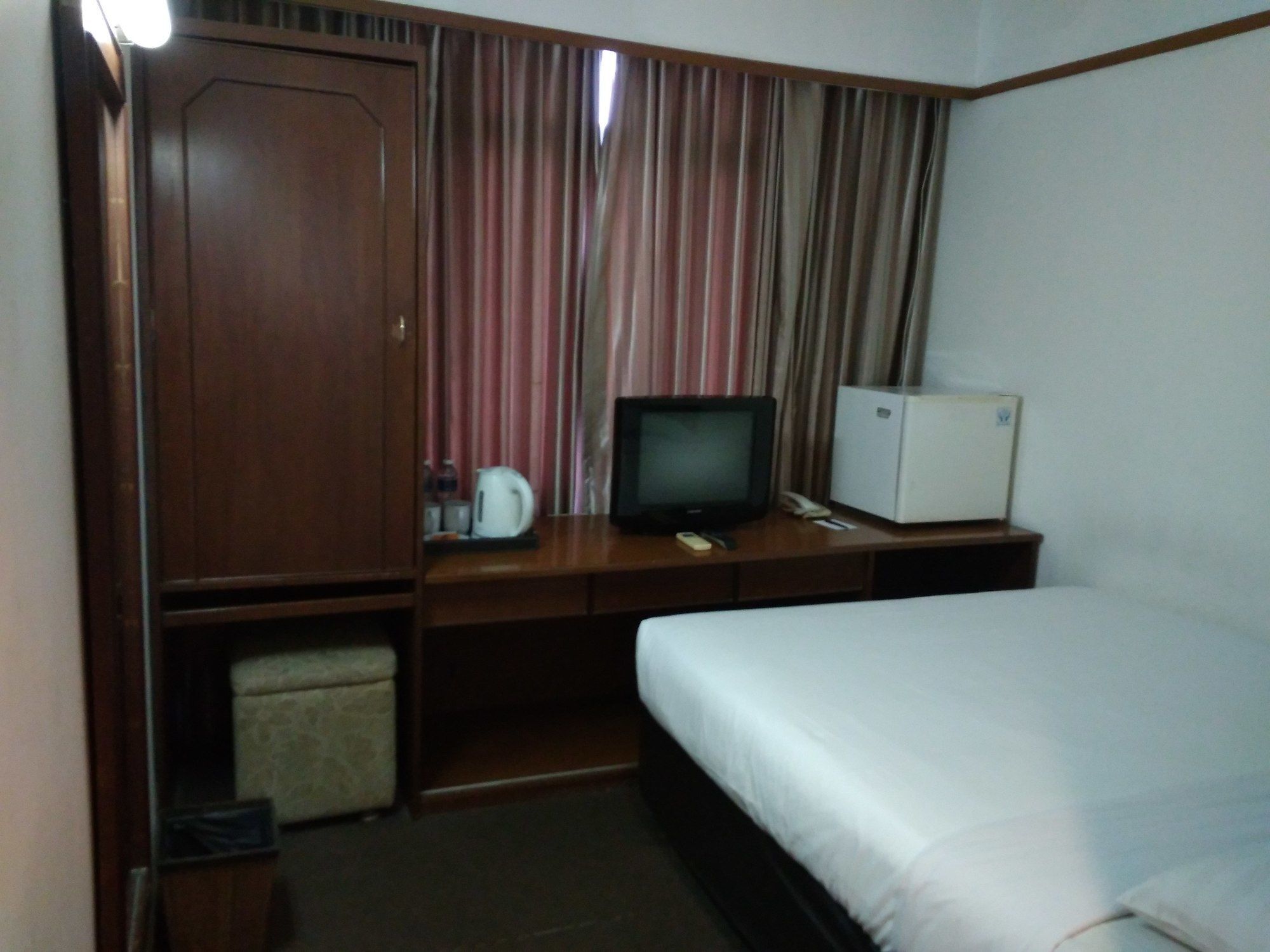 Grand Pasundan Convention Hotel Bandung Exterior foto